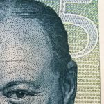 new five pound note close-up
